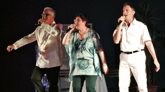 Des jours avec spectacle musical vaucluse la croisiere en chansons 42